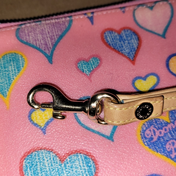 Dooney and bourke multicolor pink hearts wristlet purse wallet π - Picture 2 of 7
